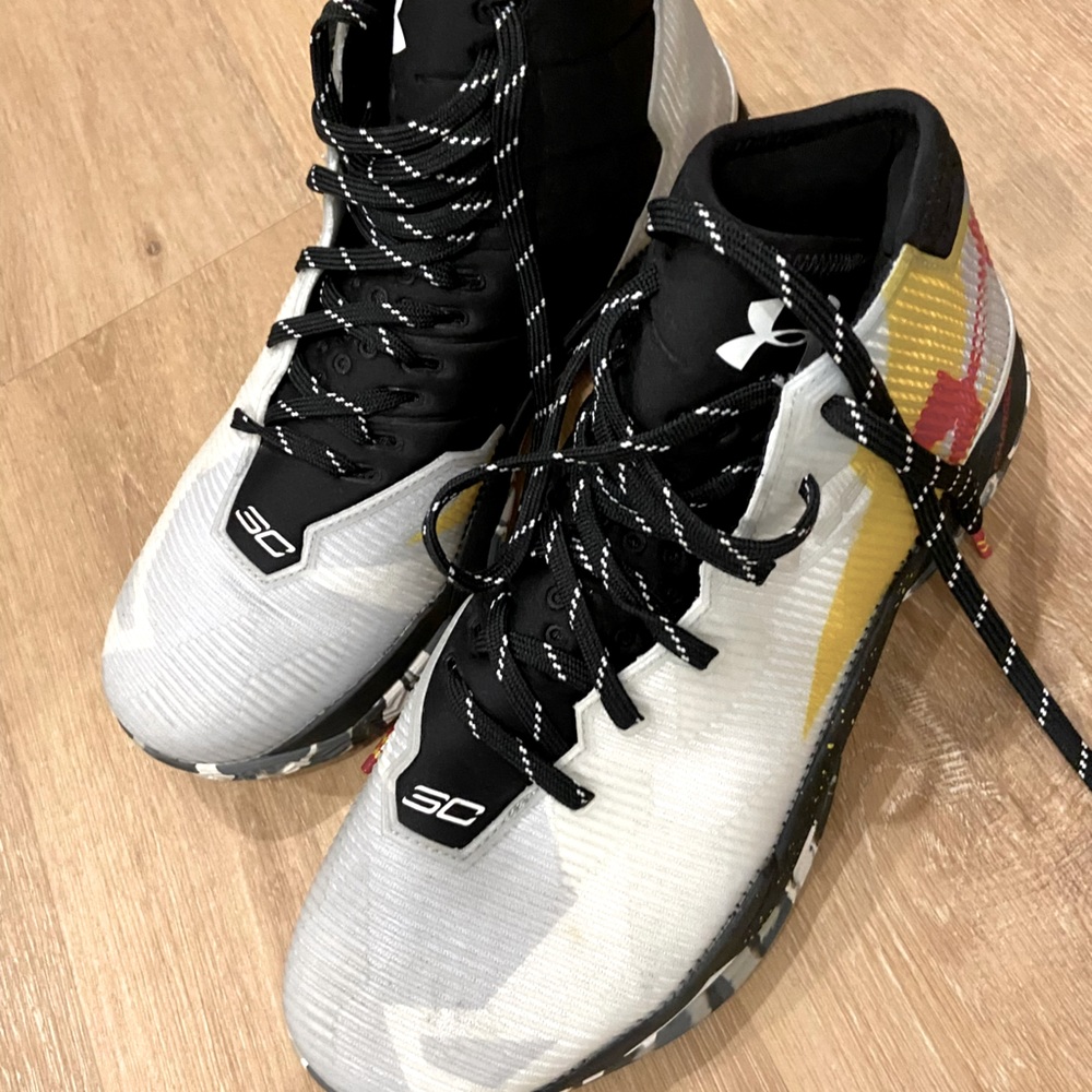 Under Armour Stephen Curry SC Charged Maryland white yellow Basketball Shoes 9.5